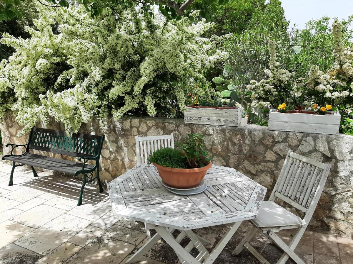Hostal Trulli Fogliarella Ostuni Exterior foto